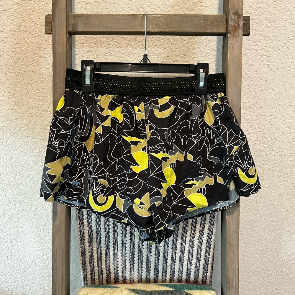 Janji women’s AFO middle 3” shorts size small